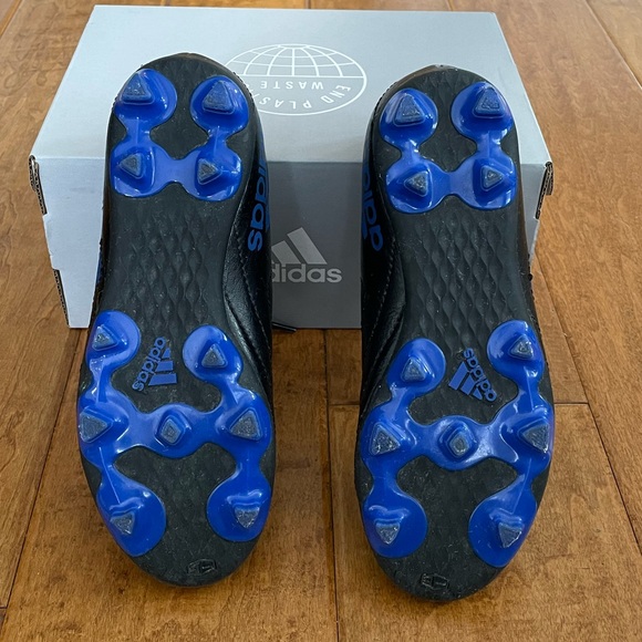 Adidas Youth Soccer cleats - Picture 3 of 8